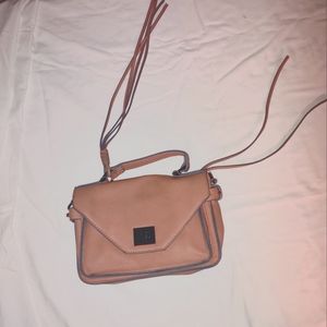 🎉 Bundle 2 for $18 Blush Justfab crossbody removable strap